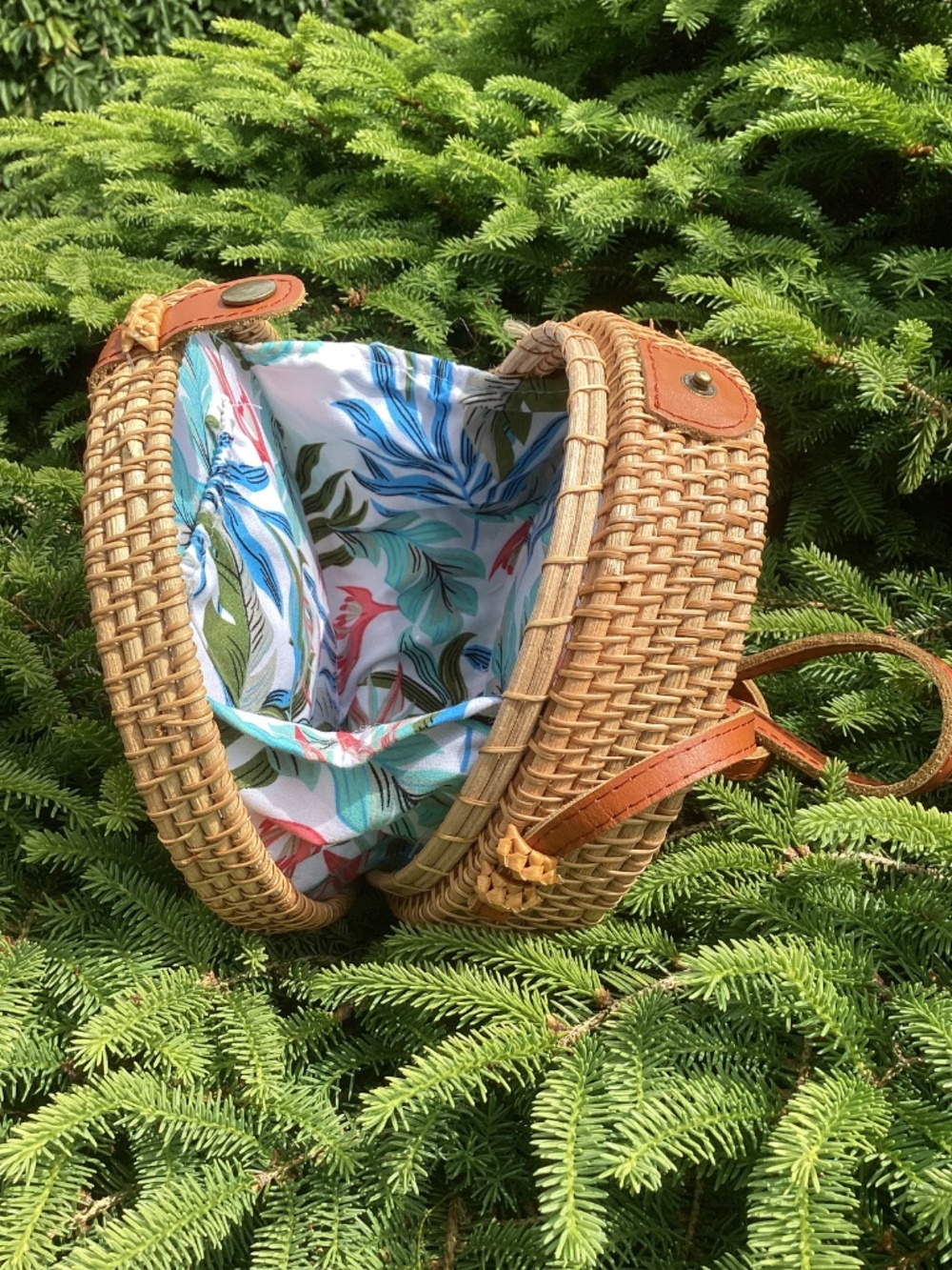 Beautiful Boho Wicker Raffia Circular Snap Close Leather Handbag🌺🌸 - Picture 5 of 8